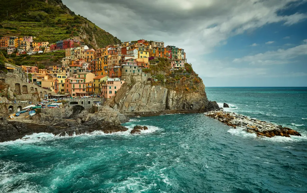 unsplash_2sB_y2upisI_manarola.webp